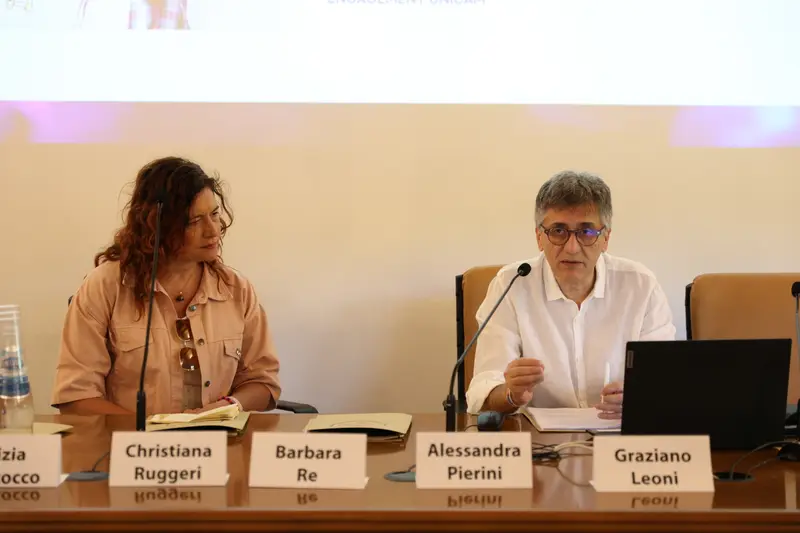 Tavola rotonda con i relatori